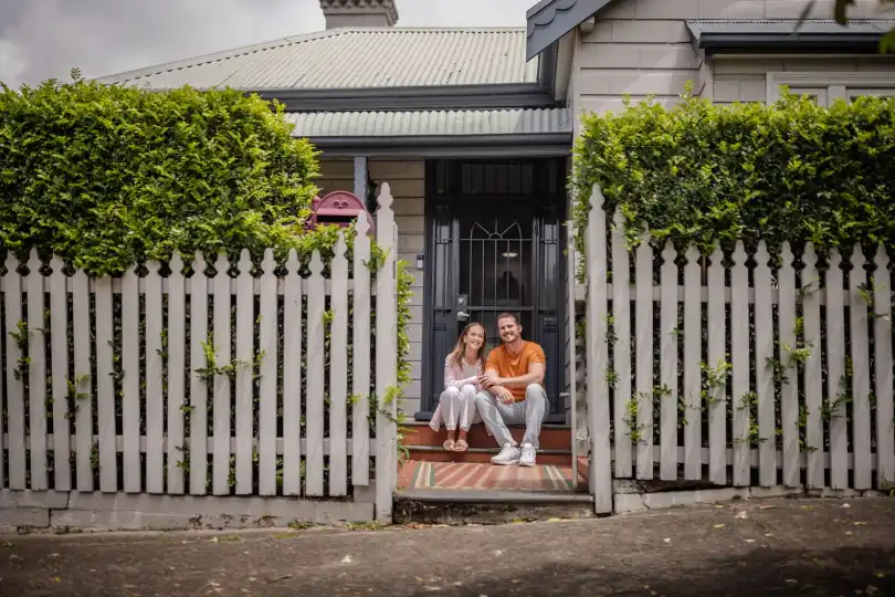 Millennials and Gen Z are gambling on a big mortgage-rate drop, using ARMs and refinancing. But that could be a ‘financial ticking time bomb’