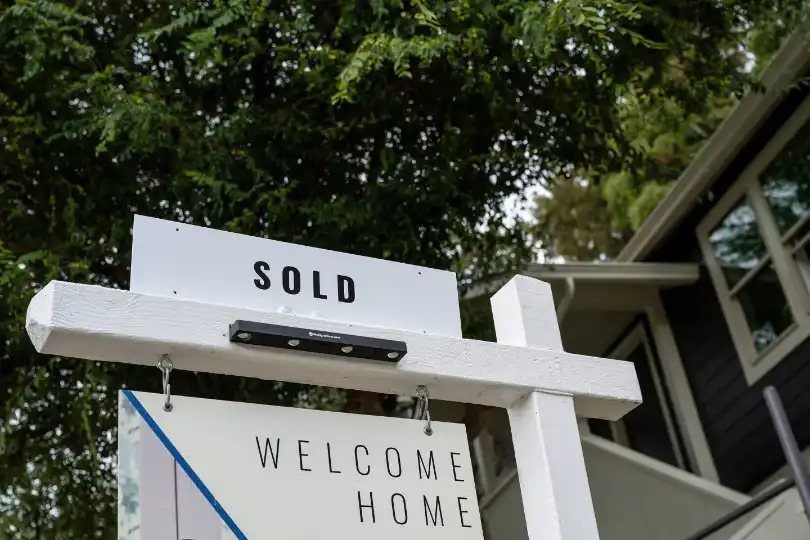 A gauge of future home sales just turned negative—despite 9 straight weeks of falling mortgage rates